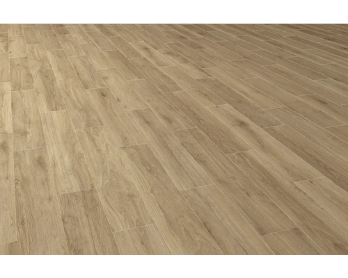 Lagt golv med träutseende