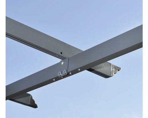 Detaljbild av en aluminiumpergolaram