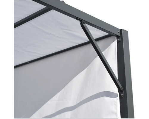 Detaljvy av en paviljong med metallram och sidopaneler i tyg