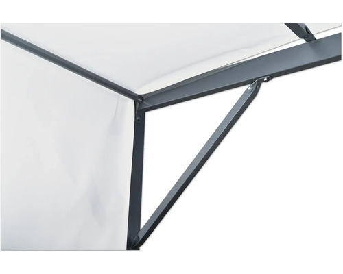 Detaljvy av ett lusthus med metallram och tygtak.