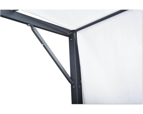 Detaljvy av ett lusthus med metallram och sidoväggar av tyg