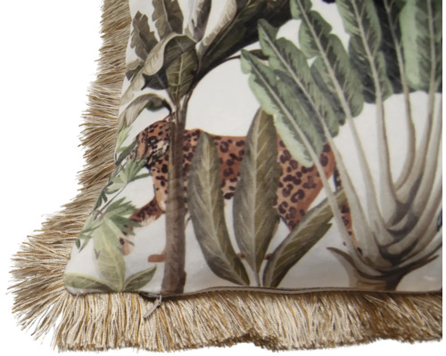 Dekorativ kudde med djungelmotiv och fransar