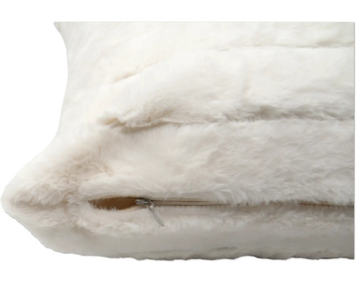 Kudde med pälsliknande struktur och dragkedja