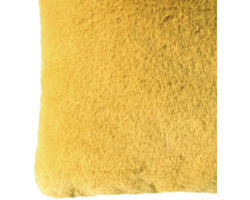 Dekorativ kudde i konstpäls