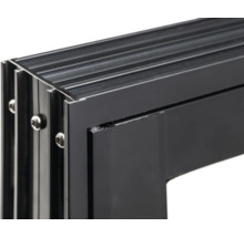Detaljvy av en fönsterram i aluminium