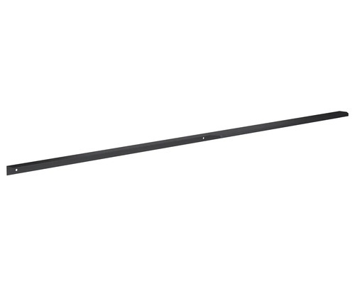 Lång metallskena med fästhål