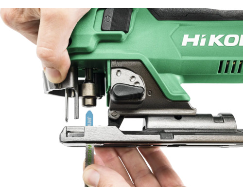 Sätta in ett sågblad i en HiKOKI sticksåg