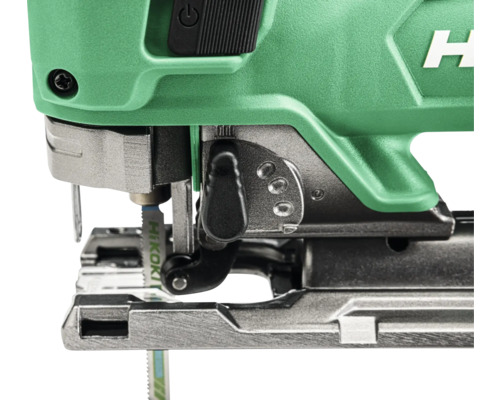 Detaljvy av en sticksåg med metallsågblad