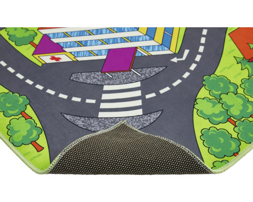 Lekmatta med vägar, övergångsställen och byggnader
