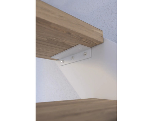 Monterade hyllor med hyllkonsoler