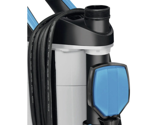 Detaljbild av en dränkbar smuts vattenpump med kabel