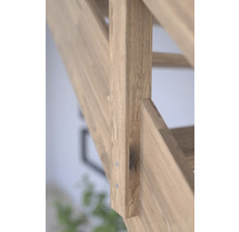Detaljvy av en trätrappa