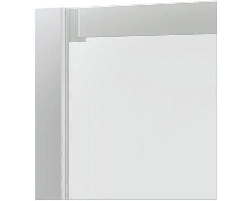 Detaljvy av duschkabin med ram och glas