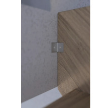 Detaljvy av ett hörnförband med vinkelbeslag