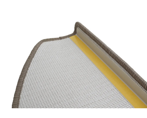 Trappmatta med tejp för fastsättning.