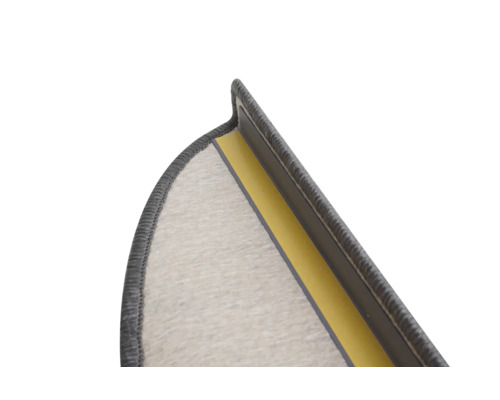 Detaljvy av trappsteg med matta