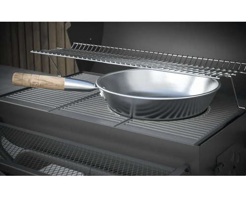 Grill med grillpanna och varmhållningsgaller