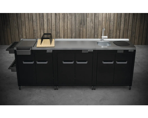 Utekök med diskho, skärbräda, lådor och skåp