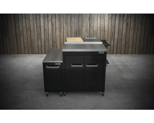 Grillkök med arbetsbänk och skåp