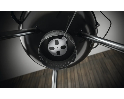Detaljvy av klotgrill med ventilationssystem