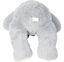 Baksidan av ett grått gosedjur