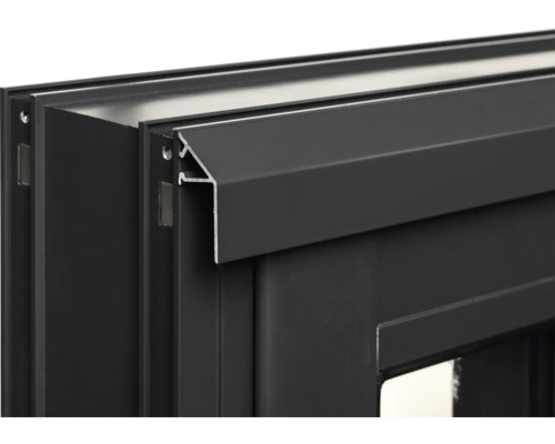 Detaljvy av en svart fönsterkarm