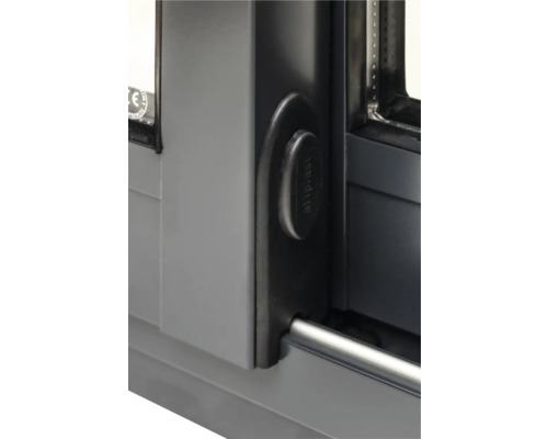 Detalj av ett aluminiumfönster med handtag