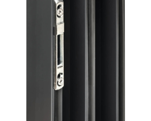 Detaljvy av ett fönsterlås med skruvar