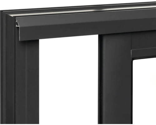 Detaljvy av en svart fönsterkarm.