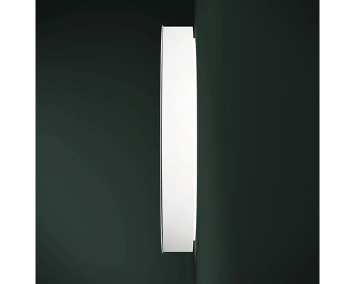 Vit LED-vägglampa monterad på väggen