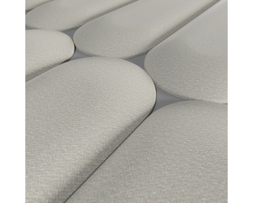 Närbild av akustikpaneler i organisk form