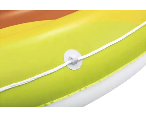 Detaljvy av en uppblåsbar båt med en hålllina