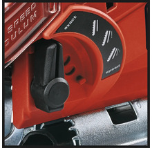 Detaljvy av en sticksåg med hastighetsregulator