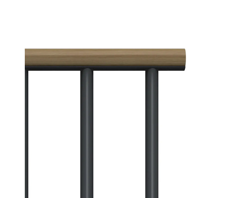 Detaljvy av en räcke med träräcke och metallstänger
