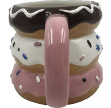 Mugg i form av tre staplade munkar med handtag