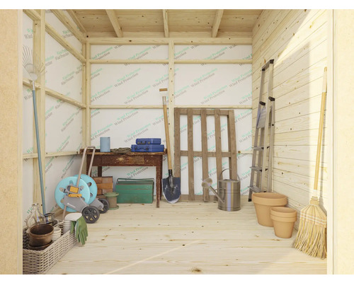 Interiör av ett trädgårdsskjul med trädgårdsredskap och verktyg