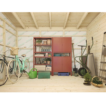 Trädgårdshus i trä med hyllor, verktyg och cyklar