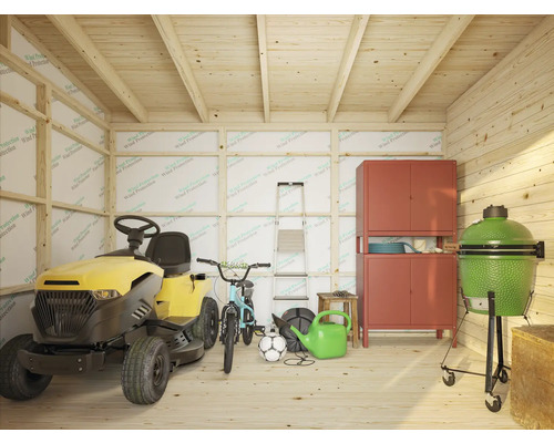 Ljust trädgårdsskjul med åkgräsklippare, grill, cykel och trädgårdsredskap