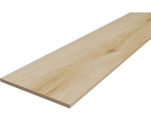 Enkel golvplatta med träutseende.