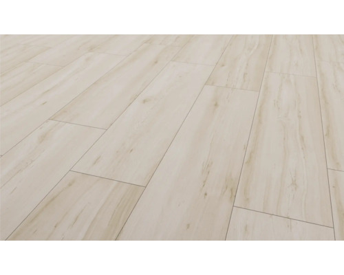 Närbild av ett laminatgolv med träutseende