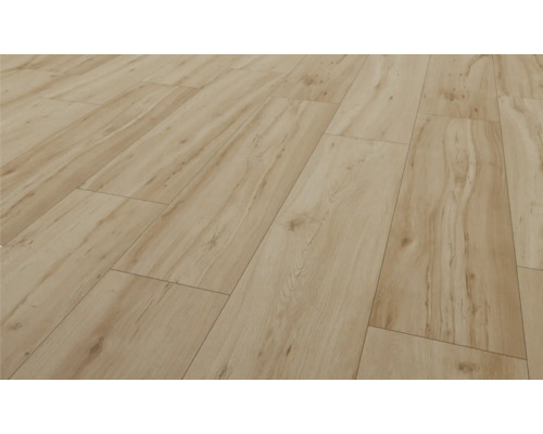 Lagt laminatgolv med träutseende