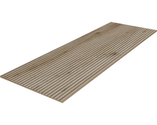 Trädäckbräda med räfflad yta