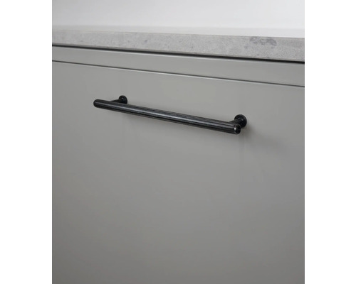 Skåpfront med handtag