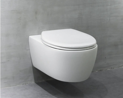 Vägghängd toalett med djup spoling av sanitetskeramik med toalettsits