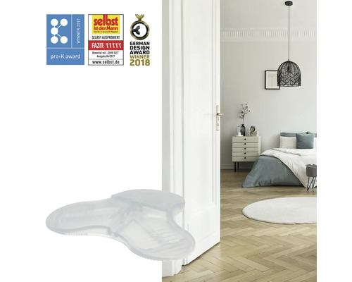 Transparent dörrstoppare framför en öppen dörr med utmärkelser