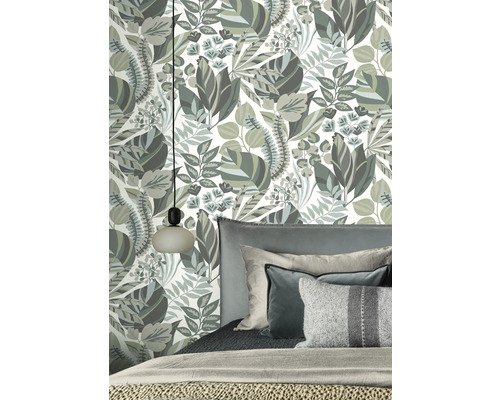 Sovrum med botanisk tapet i gråtoner