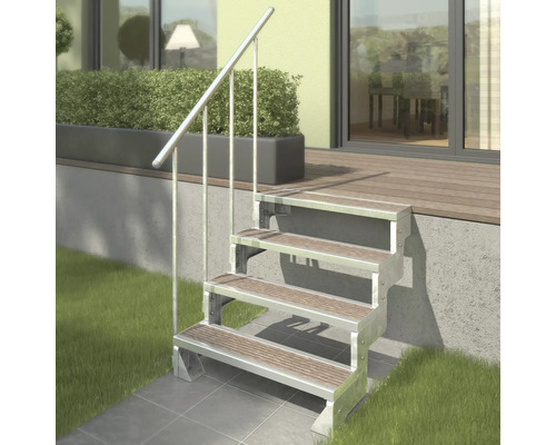 Utomhustrappa med fyra steg och metallräcke