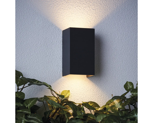 Svart utomhusvägglampa med ljuseffekt