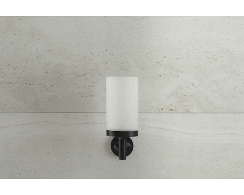 Vägglampa med cylindrisk lampskärm i glas