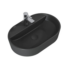 Tvättställ av keramik med armatur